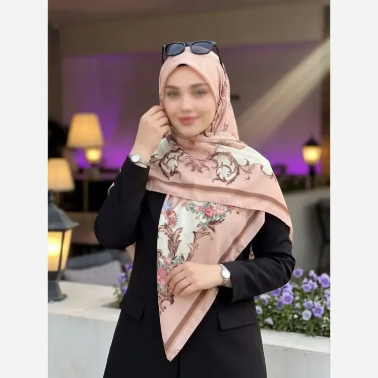 روسری کرپ نخ صورتی قواره 140 لطیف و نرم